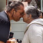 Mohanakenake: nā Jo'el Komene - Rōreka i hanga