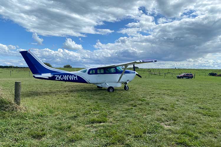 Island Air 5 seater plane